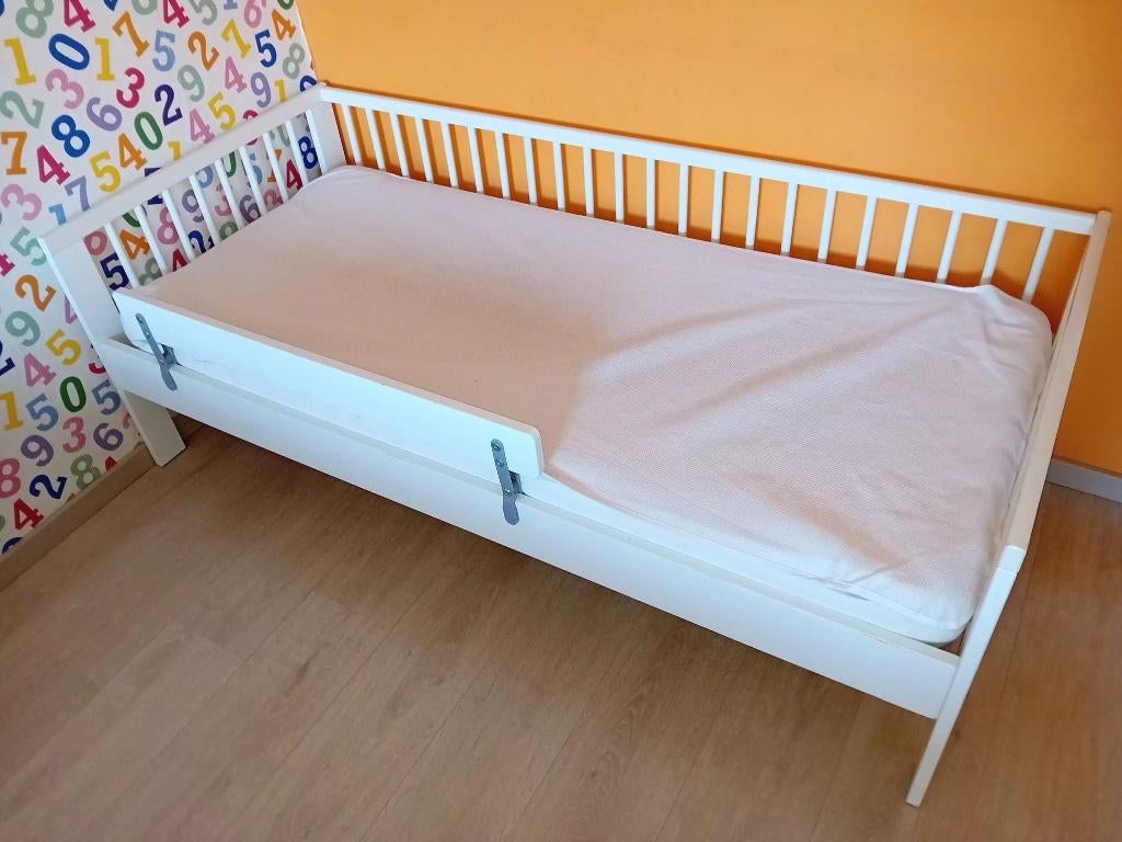 Peuterbedje wit, Kinderen en Baby's, Ophalen, Gebruikt, 70 tot 85 cm, Matras