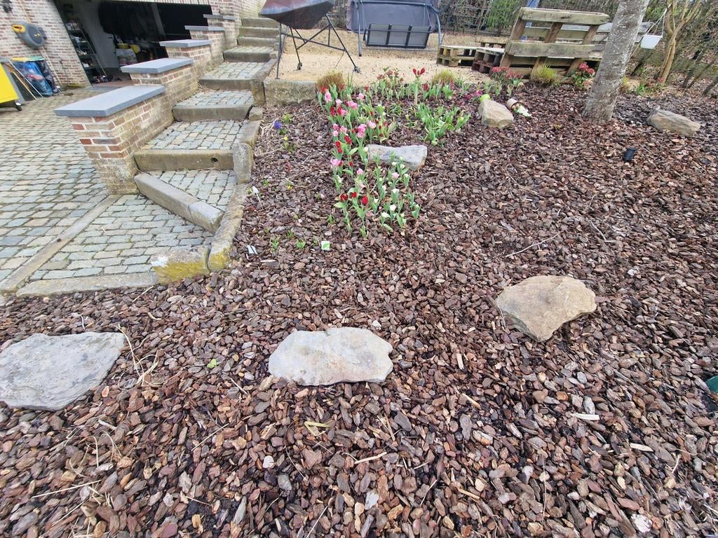 6 grandes pierres naturelles, gravats ou pierres empilables, Jardin & Terrasse, Gravier, Rochers & Caillasse, Enlèvement, Comme neuf