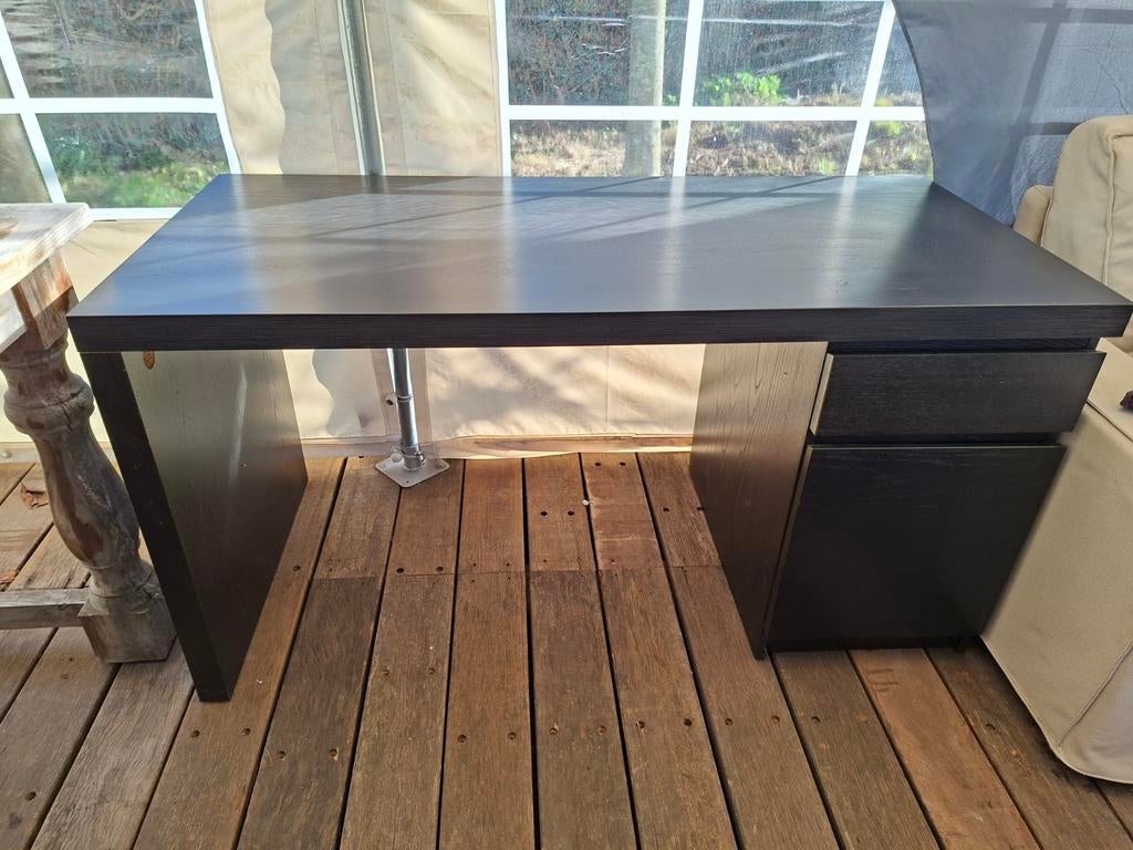 Zwarte bureau met opbergruimte ( 140x65x73.5cm ), Ophalen, Opbergruimte