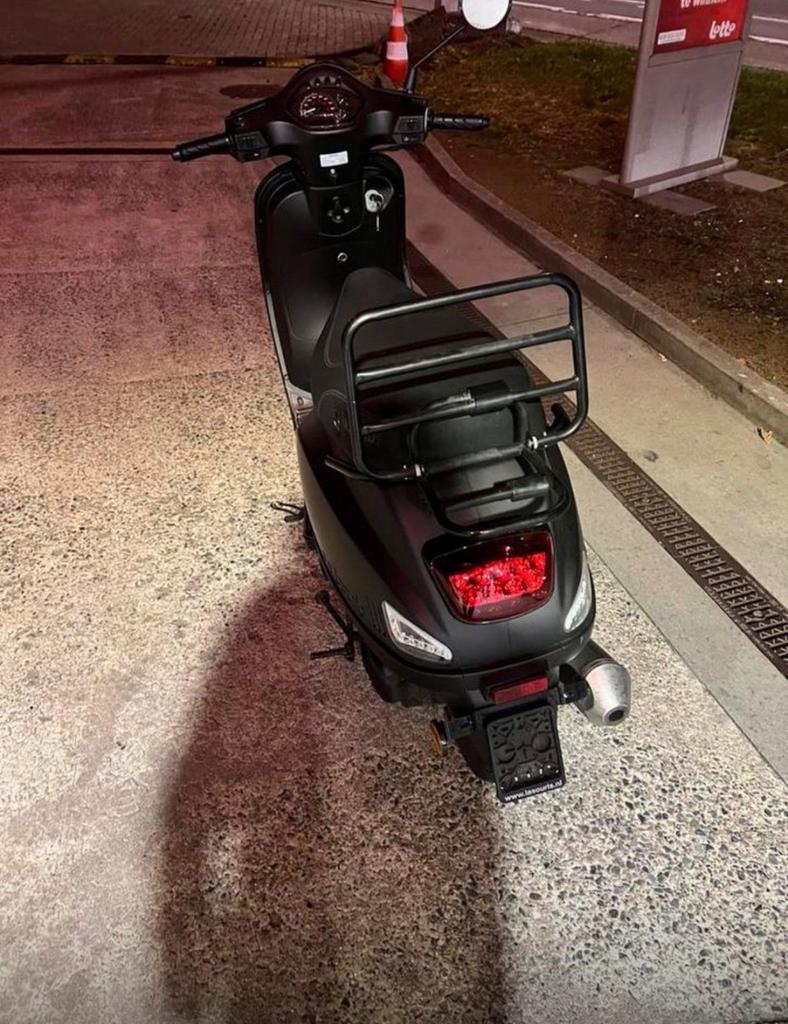 Scooter klasse a, Fietsen en Brommers, Ophalen, Zo goed als nieuw