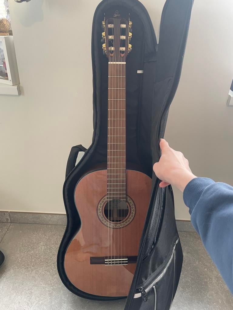 Guitare classique Admira A2 + housse + accessoires, Enlèvement, Comme neuf, Guitare classique ou espagnole, Avec valise