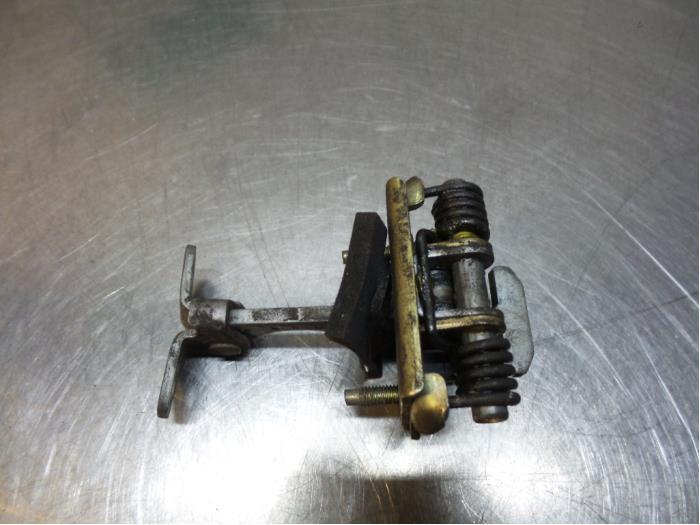 Deurvanger 2Deurs links van een Peugeot Partner (Partner 02-, Gebruikt, -, -, Ophalen of Verzenden