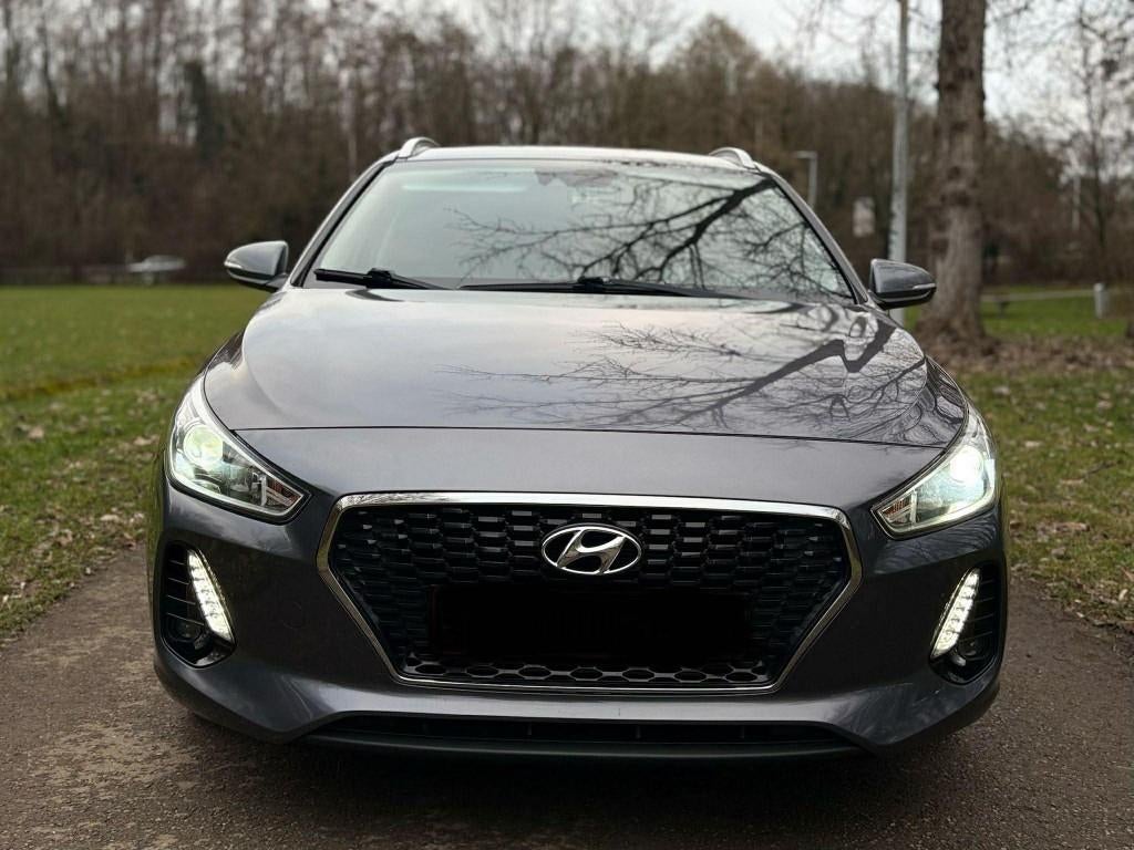 HYUNDAI i30 SW 1600CC DIESEL 2018 110000KM, Autos, Achat, Euro 6, Carnet d'entretien, Noir