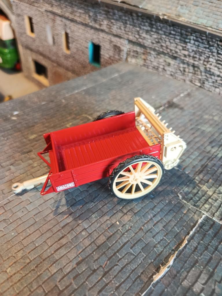 Epandeur à fumier Amazone Siku Classic, Hobby & Loisirs créatifs, Voitures miniatures | 1:32, Utilisé, Tracteur et Agriculture