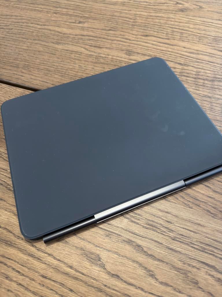 IPAD PRO 13inch M4 - 256GB met toetsenbord en case, Enlèvement, Comme neuf, 13 pouces