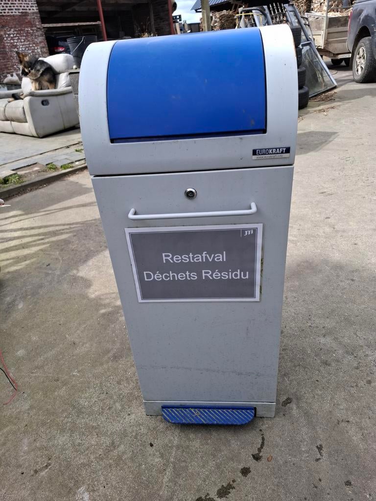 Grote metalen vuilnisbak, Huis en Inrichting, Ophalen