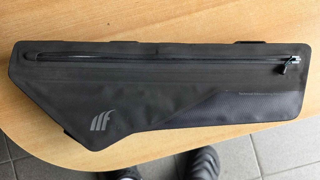 Tailfin Half Frame Bag 5.3 Liter, Fietsen en Brommers, Fietsaccessoires | Fietstassen, Ophalen, Zo goed als nieuw, Tailfin