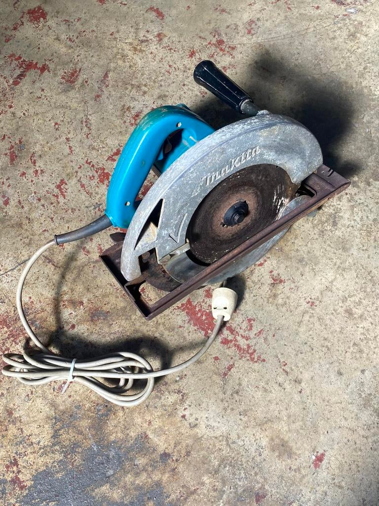 Scie circulaire makita modèle sr 2300., Bricolage & Construction, Enlèvement, Utilisé, 1200 watts ou plus, Scie circulaire