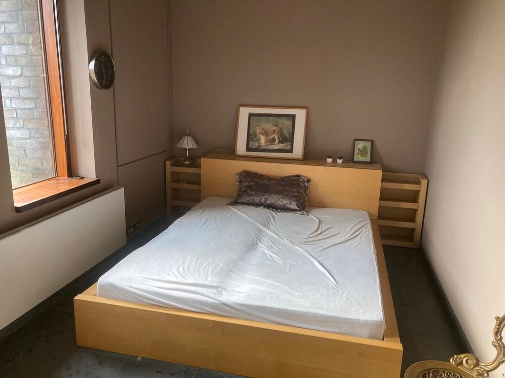 Contenu (4 lits doubles, armoires, tables etc), Maison & Meubles, Enlèvement