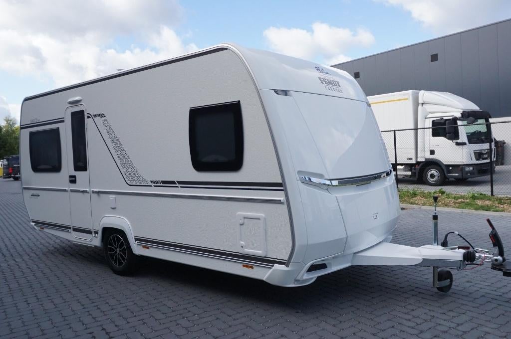 Nieuwe 4pers.Fendt met rondzit, frans bed, Caravans en Kamperen, Caravans, Rondzit, Koelkast, Frans bed, Bedrijf