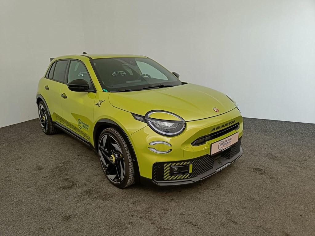 Abarth 600e ELECTRIC PACK DESIGN * TECH PACK * WINTER PACK, Automaat, 240 pk, Navigatiesysteem, SUV of Terreinwagen