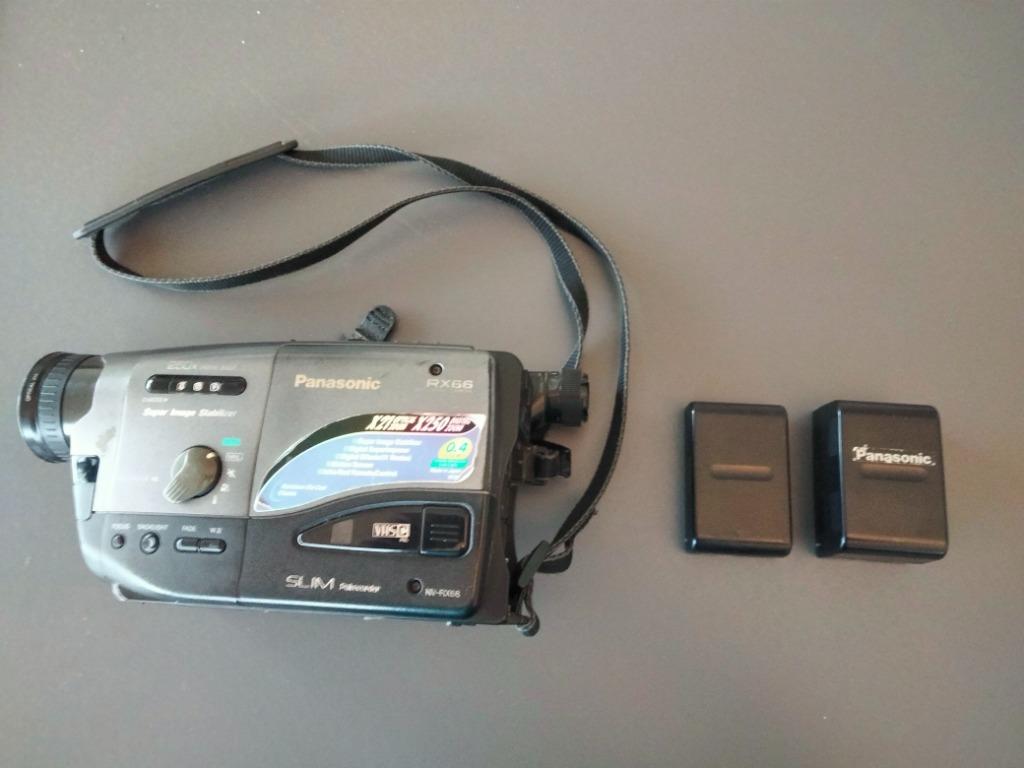 Caméra PANASONIC ( hors d'usage) + 2 Batteries Panasonic, TV, Hi-fi & Vidéo, Caméscopes numériques, Panasonic, Enlèvement ou Envoi