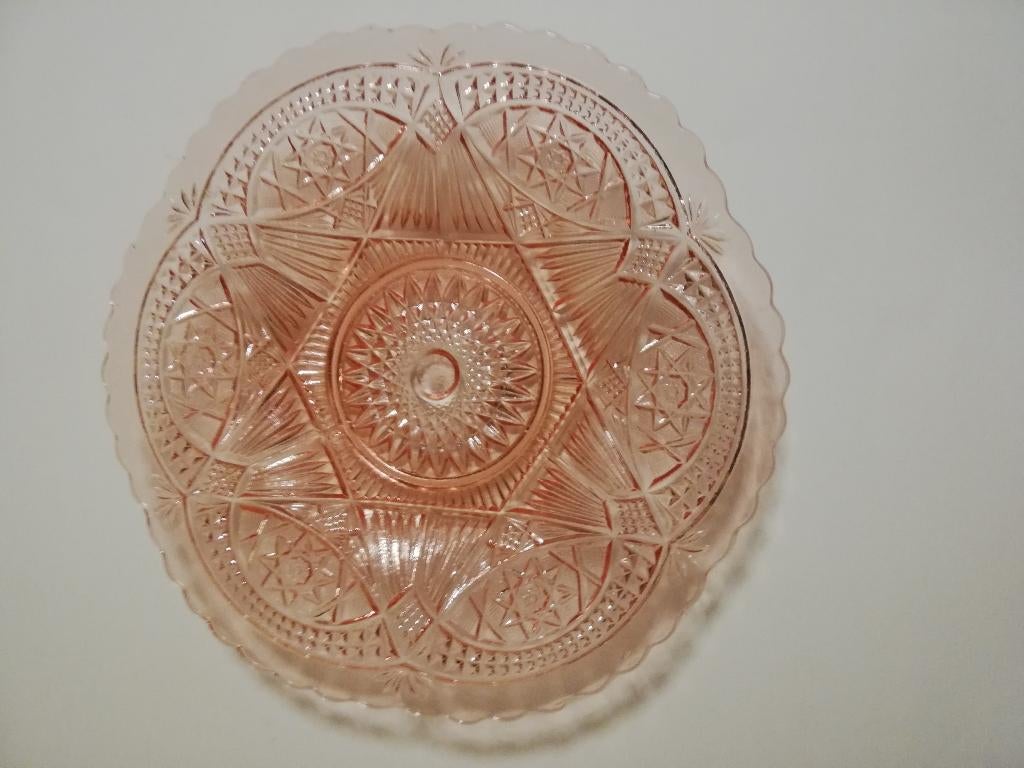 Roze glazen fruitschotel, Enlèvement