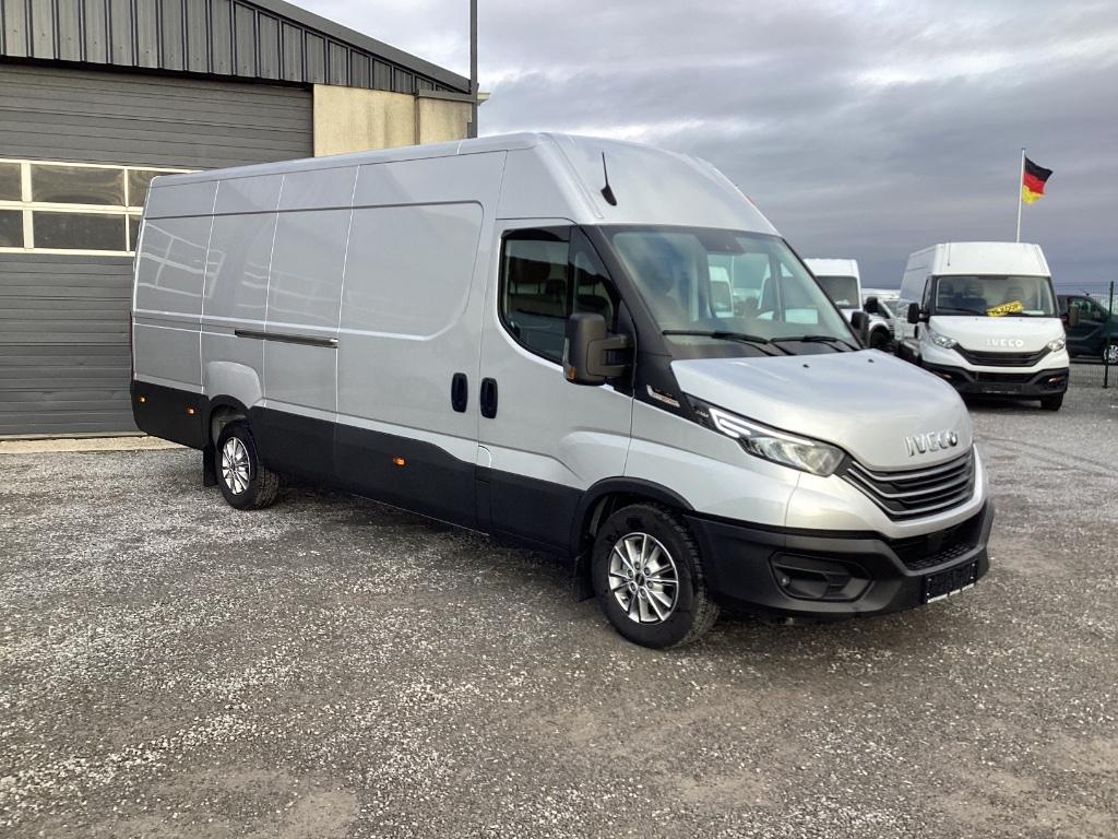 iveco daily l4 h2 30hdi 180pk automaat 2023 10KM, Auto's, 4 cilinders, Iveco, Bedrijf, Diesel