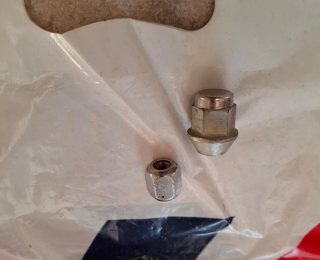 LOT 2x Boulons de roues MINI BRITISH LEYLAND AUSTIN Mk2-3-4, Ophalen, Gebruikt, Mini