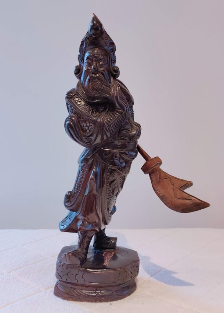 Statue orientale asiatique d'un guerrier sculptée en bois, Enlèvement ou Envoi