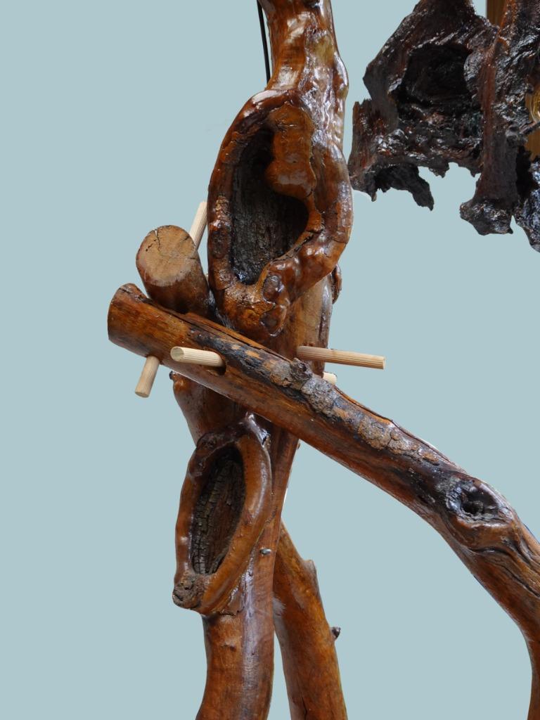 Lampe sur pied unique, Enlèvement