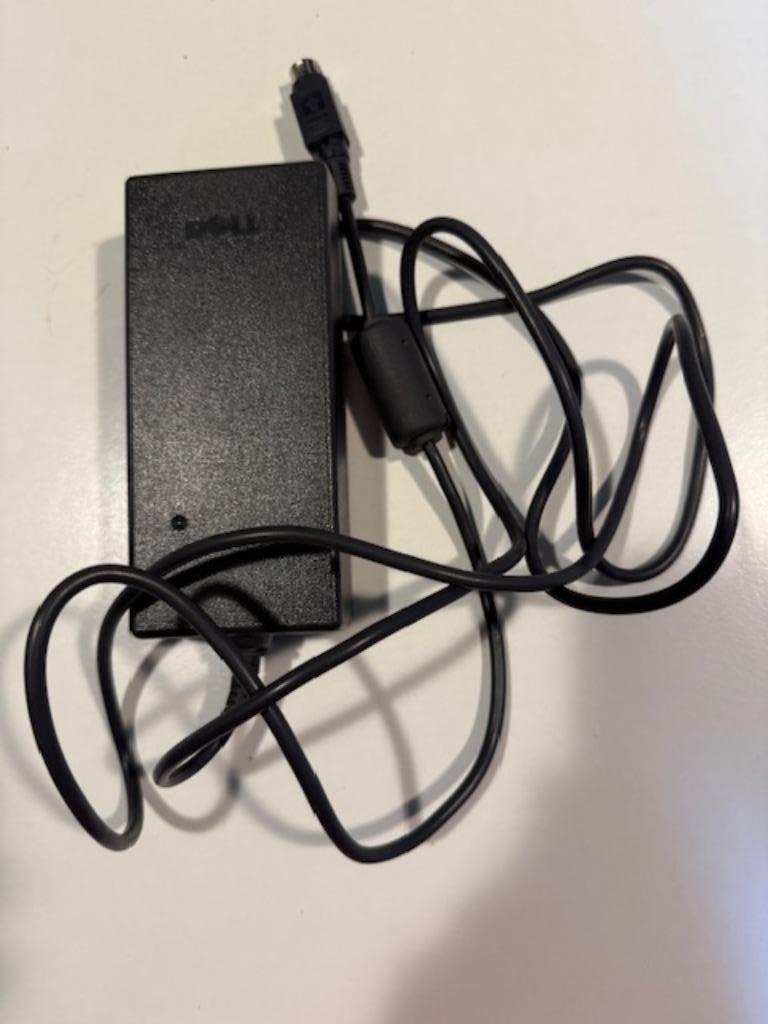 Dell adapter, Computers en Software, Laptop-opladers, Ophalen of Verzenden, Gebruikt, Dell