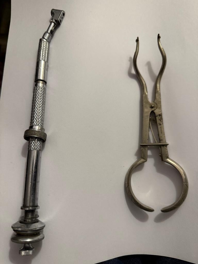 Oude tandheelkundige instrumenten, Verzenden