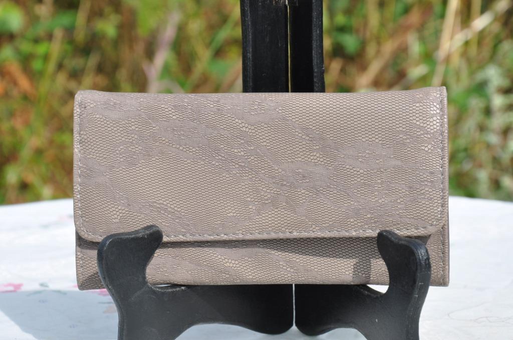 porte feuille dame, Bijoux, Sacs & Beauté, Porte-monnaie & Portefeuilles, Comme neuf, Autres marques, Enlèvement ou Envoi