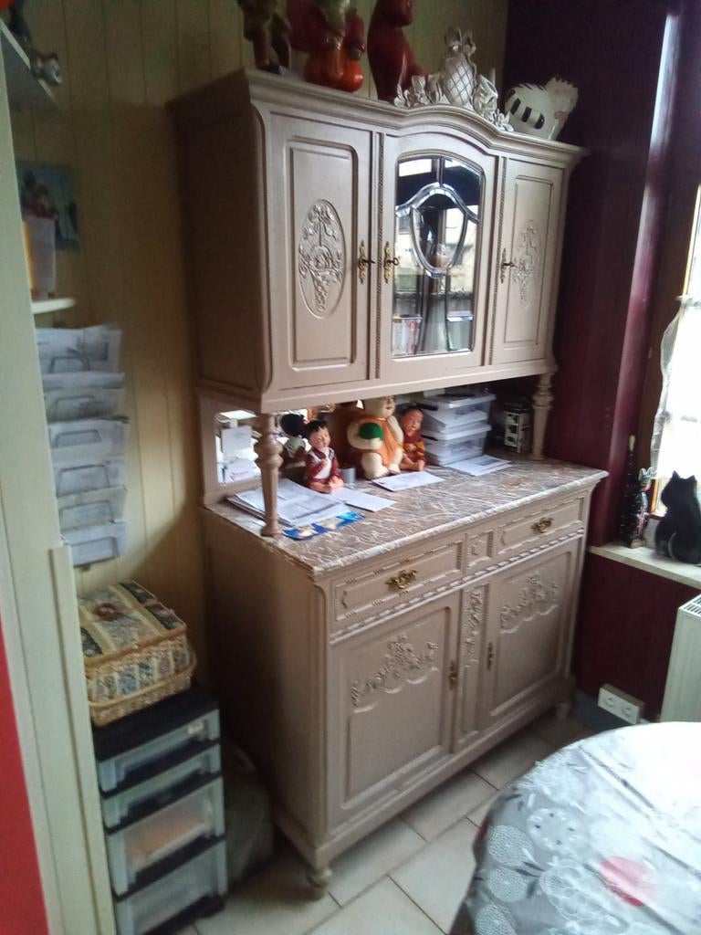 C'est un buffet deux corps de style Henri II, antique, Maison & Meubles, Enlèvement, Chêne