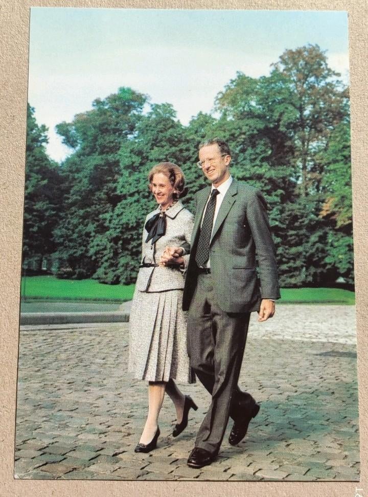 koning Boudewijn en koningin Fabiola, Verzamelen, Koningshuis en Royalty, Ophalen of Verzenden, Zo goed als nieuw, Kaart, Foto of Prent