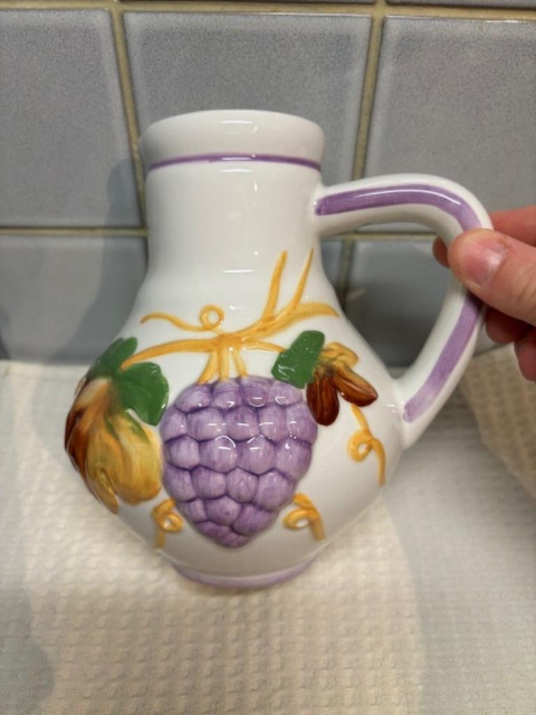 Carafe / cruche / pichet à eau avec fruits, Poterie rustique, Comme neuf, Céramique, Enlèvement
