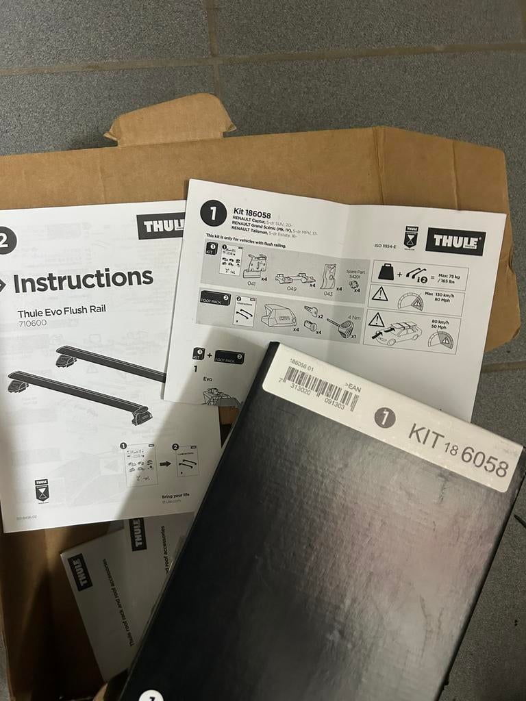 Thule 710600 + kit 186058, Auto diversen, Dakdragers, Ophalen, Zo goed als nieuw