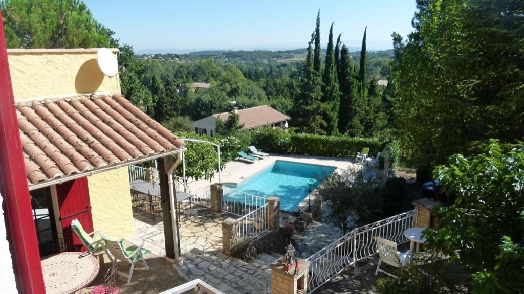 Ruime vakantievilla met privézwembad, omgevng Ardèche, Vakantie, Vakantiehuizen | Frankrijk, 4 of meer slaapkamers, Dorp, Languedoc-Roussillon