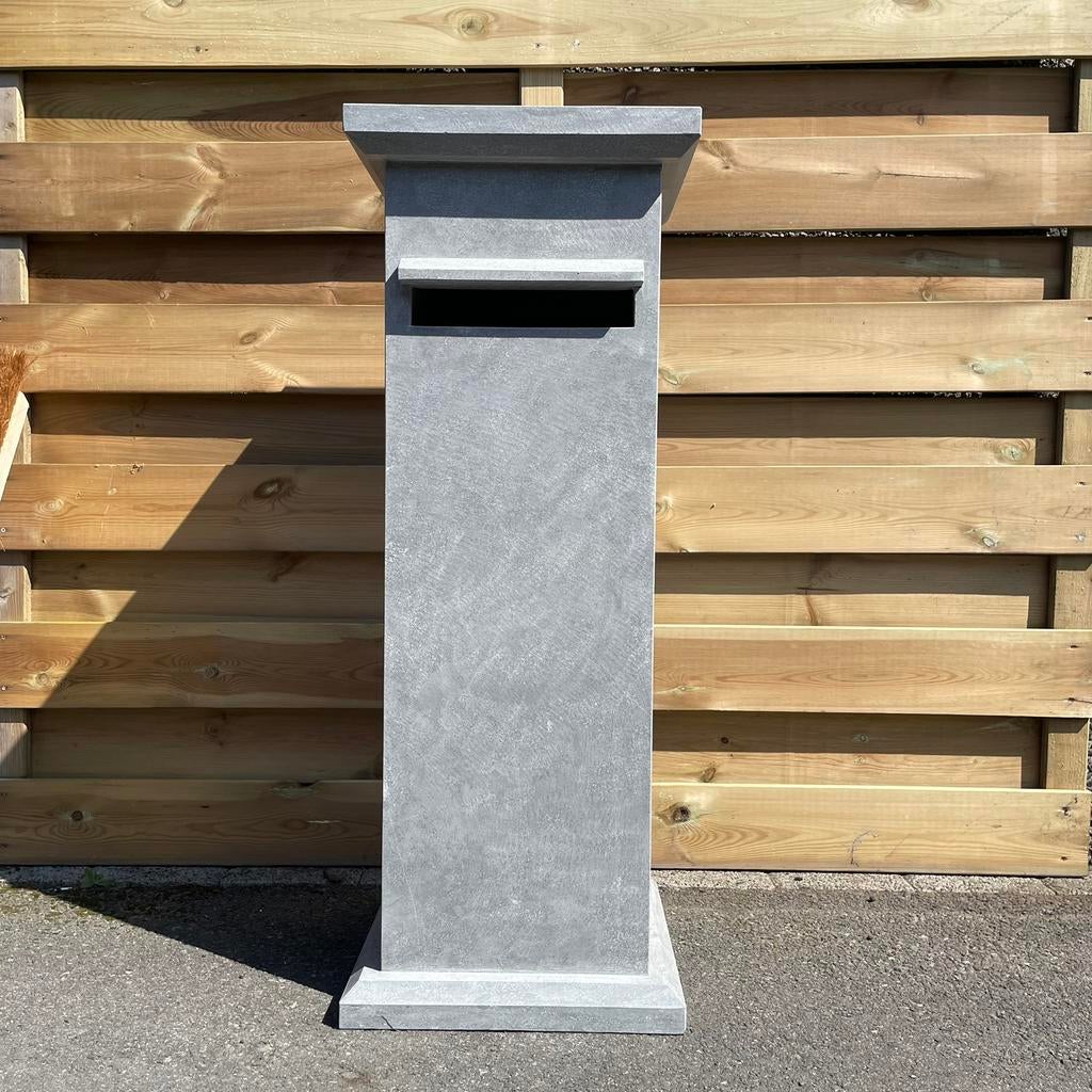 Brievenbus blauwsteen., Tuin en Terras, Ophalen, Nieuw, Hardsteen, Staande brievenbus