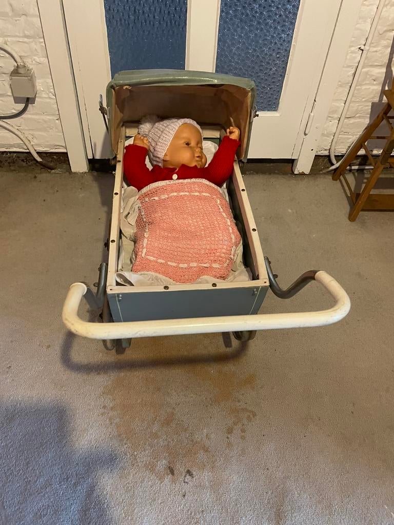 Ancienne poussette pour poupée, Enfants & Bébés, Enlèvement, Utilisé