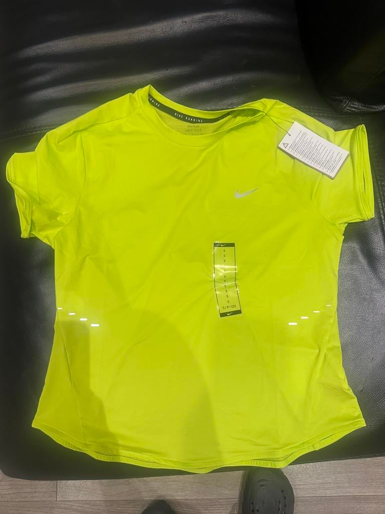 T shirt nike sport, Vêtements | Femmes, Vêtements de sport, Enlèvement ou Envoi, Comme neuf, Jaune, Autres types