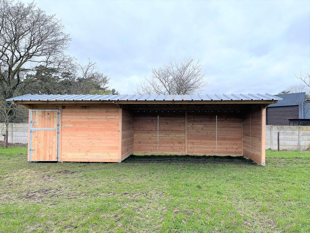 Paardenstal 3x4 en Schuilhok 3x6 in één lijn / 48mm dik hout, Dieren en Toebehoren, Stalling, 2 of 3 paarden of pony's