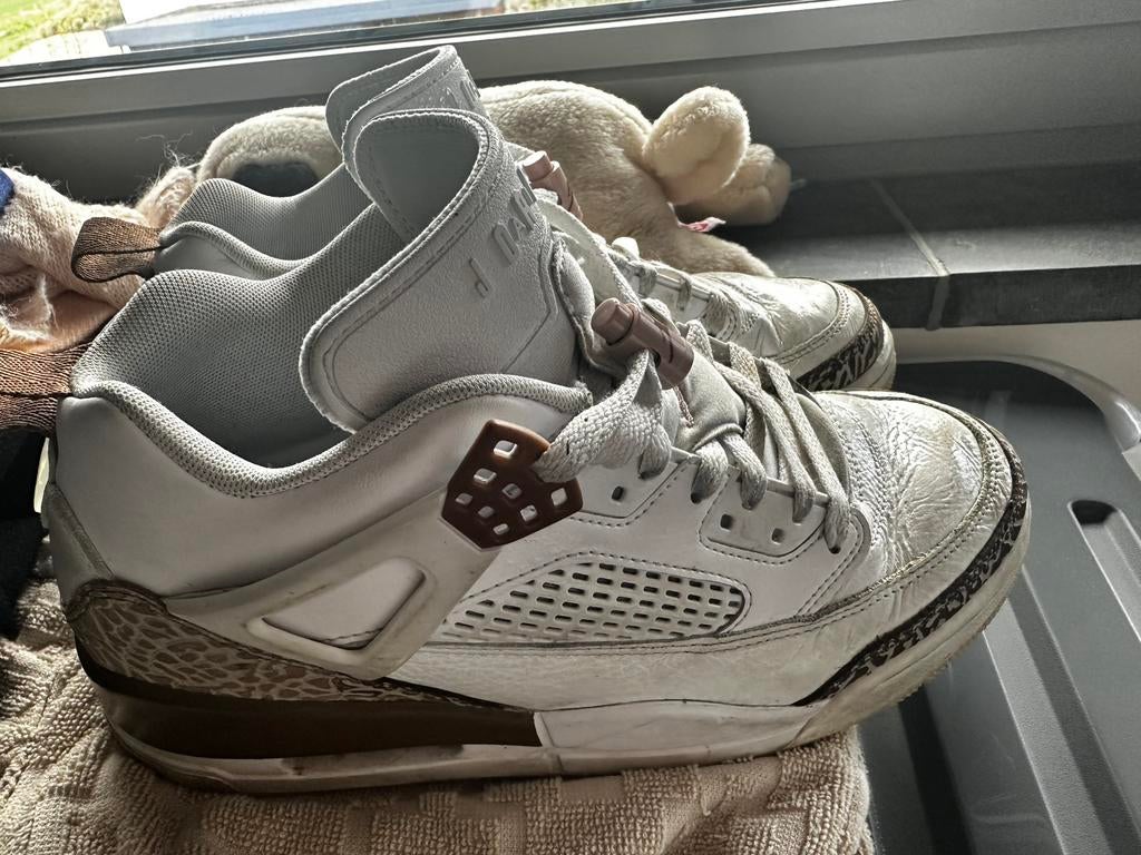 Jordan 42 sportschoenen, Kleding | Heren, Schoenen, Wit, Ophalen of Verzenden, Sneakers, Gedragen