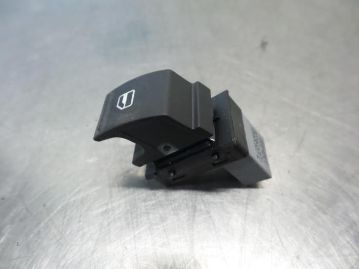 Commutateur vitre électrique d'un Volkswagen Passat (Passat, -, 3 mois de garantie, Utilisé, -