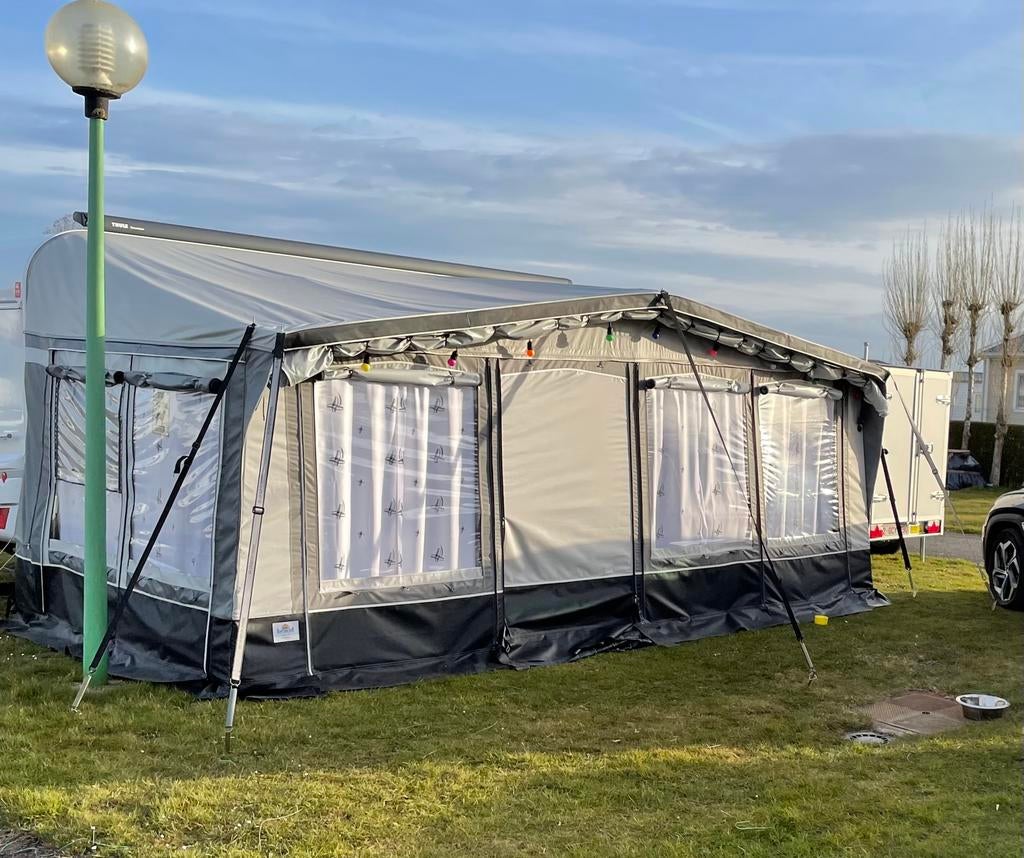 Brand palazzo 4 seizoensvoortent, Enlèvement, Brand