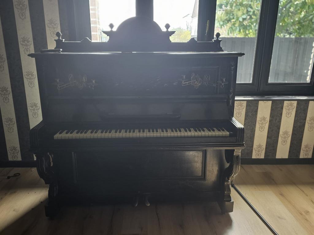 Houten piano, Ophalen, Piano