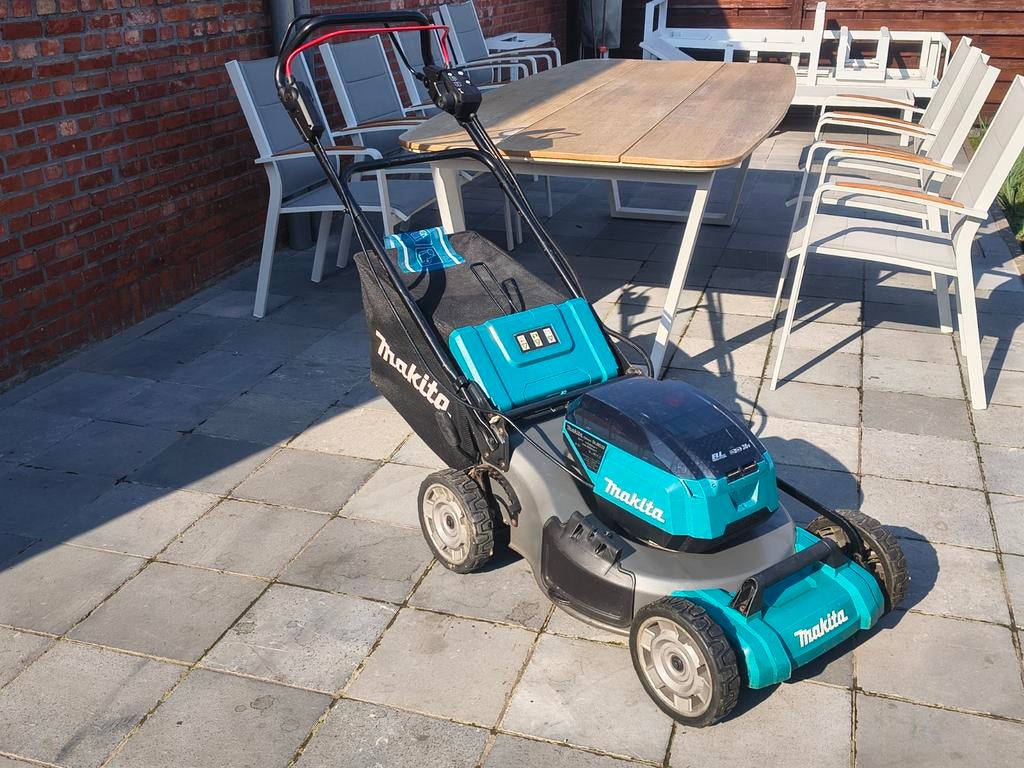 Proffesionele accu grasmachine Makita 2x18V, Tuin en Terras, Grasmaaiers, Ophalen, Opvangbak