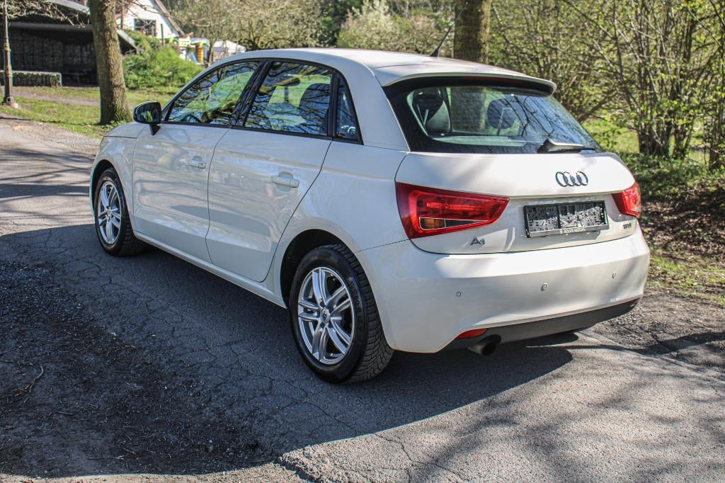 audi a1 1.2 tfsi *Zetelverwarming *Sensoren *Alu velgen, Auto's, Audi, Stof, 4 cilinders, 1198 cc, Wit