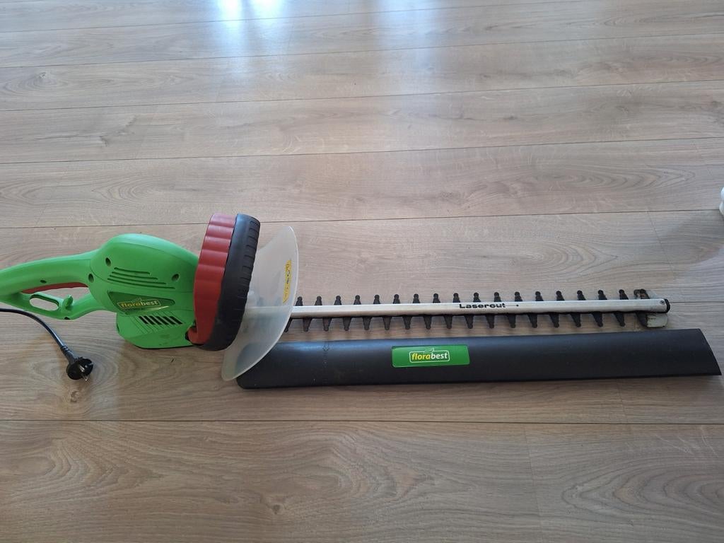 TAILLE HAIES ÉLECTRIQUE, Enlèvement, Utilisé, Électrique