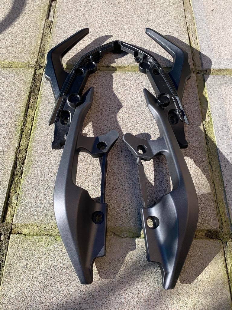 Poignée de porte-bagages f 900 xr, Enlèvement