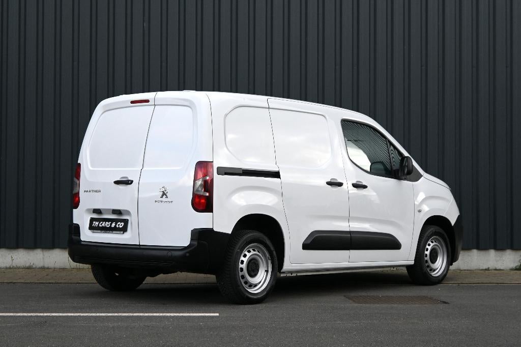 Peugeot Partner 1.2i 3-zit, AC, PDC, Cruise, Bluetooth, Voorwielaandrijving, Stof, 1199 cc, Electronic Stability Program (ESP)