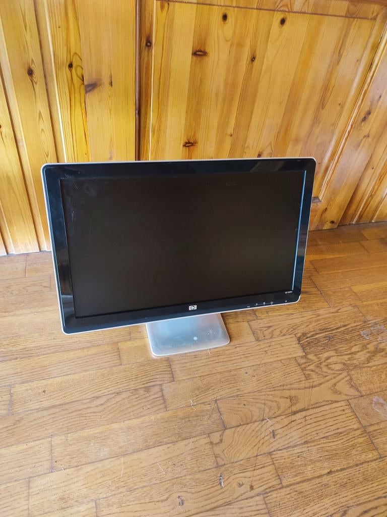 HP pc scherm 24 inch met geluid, Computers en Software, Monitoren, VGA, Ingebouwde speakers, HD, Ophalen