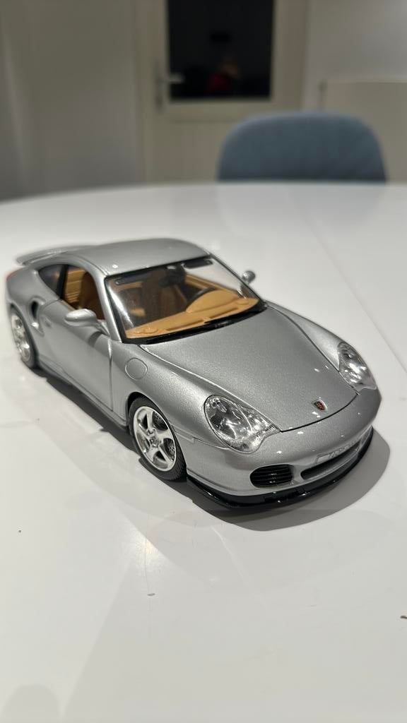 PORSCHE 911 TURBO (996) 1/18 Gemaakt in Italië, Hobby en Vrije tijd, Modelauto's | 1:18, Ophalen of Verzenden, Zo goed als nieuw
