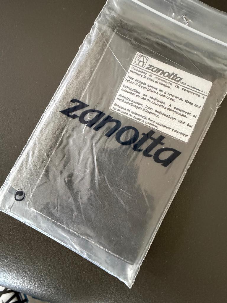 Zanotta Lia 8 stoelen, Ophalen, Zo goed als nieuw, Grijs, Vijf, Zes of meer stoelen