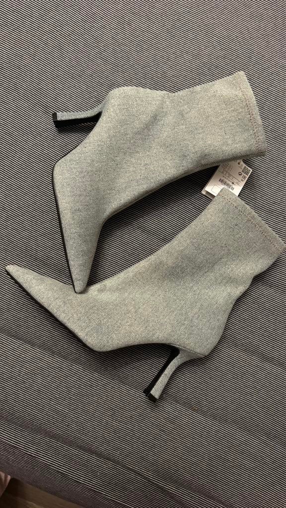 Laarzen met 40 hakken, Kleding | Dames, Leggings, Maillots en Panty's, Ophalen, Nieuw, Maat 40/42 (M)