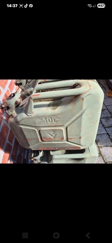 jerrican, Enlèvement