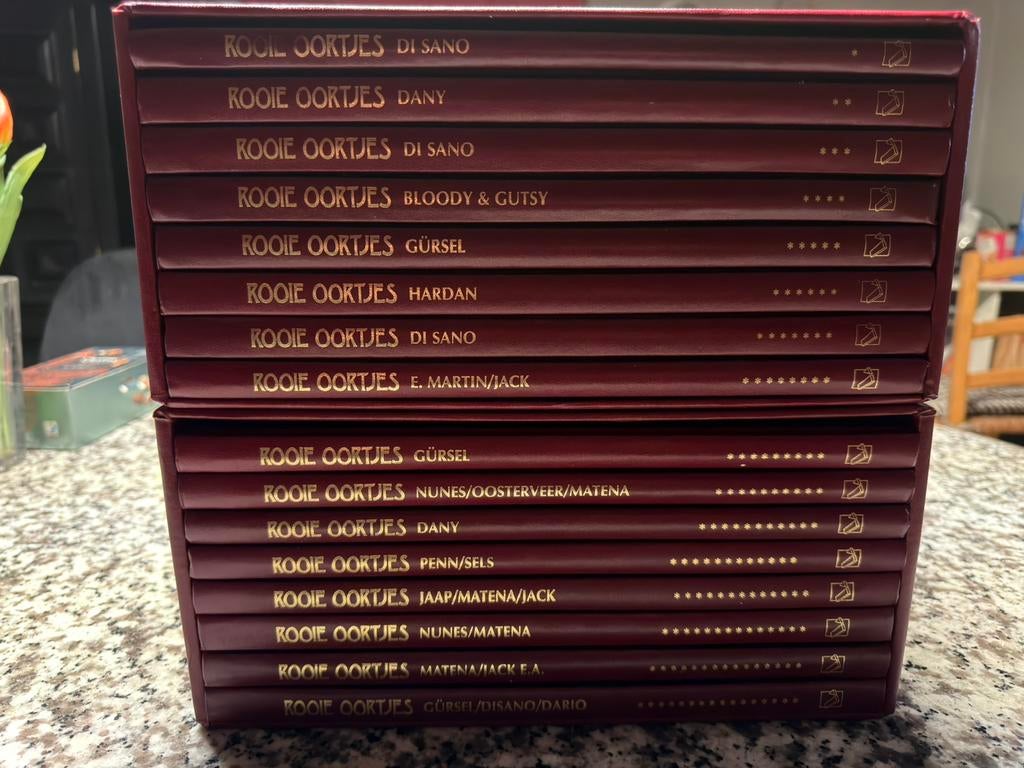 Rooie Oortjes Collectie: Complete 16-delige hardcover boxset, Boeken, Stripverhalen, Complete serie of reeks, Ophalen of Verzenden