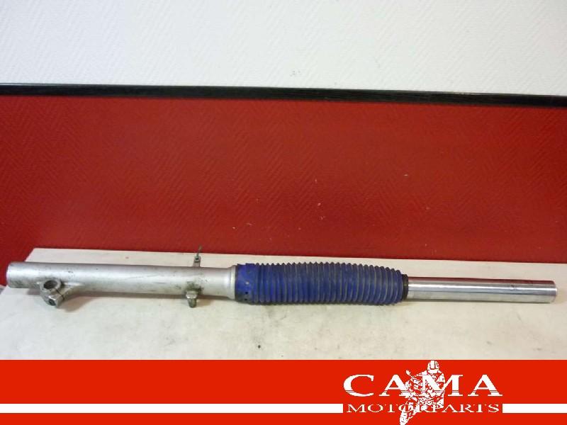 VOORVORK POOT RECHTS Suzuki DR 650 (01-1970/-), Motoren, Dhr. S. di Majo, Gebruikt, Info@cama-motorparts.nl, P.J. Troelstraweg 8 8
3144 CX  MAASSLUIS, NL