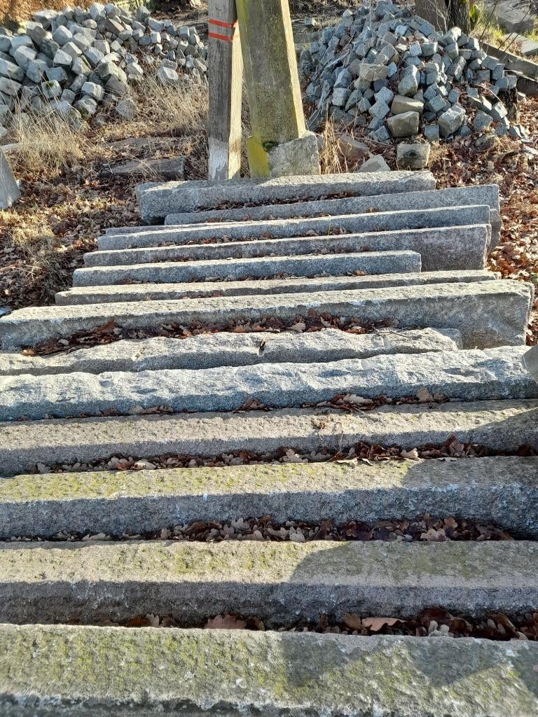 borduurs in arduin of graniet, Ophalen